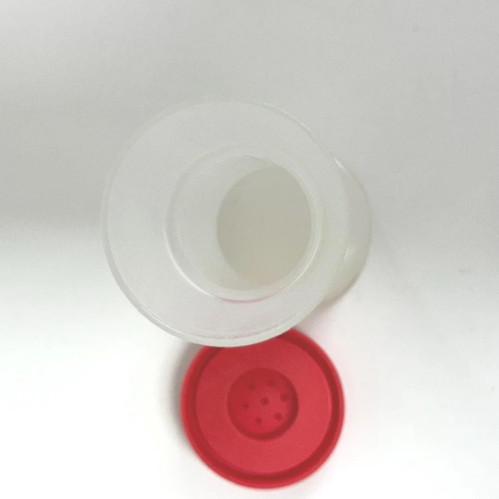 Tupperware shaker unmarked